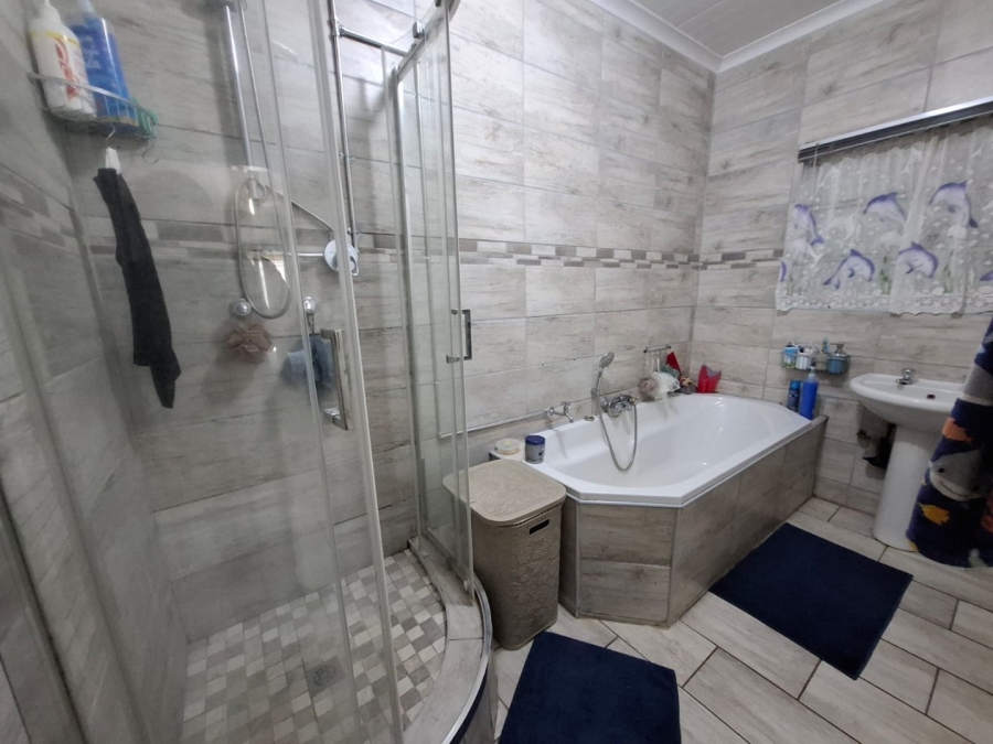 3 Bedroom Property for Sale in Hospitaalpark Free State